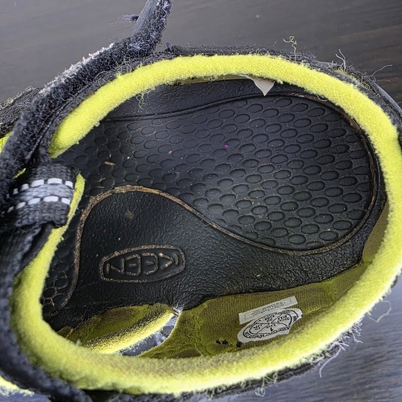 KEENS Black Water Big Kids' Newport H2 Size 1 - Picture 14 of 14